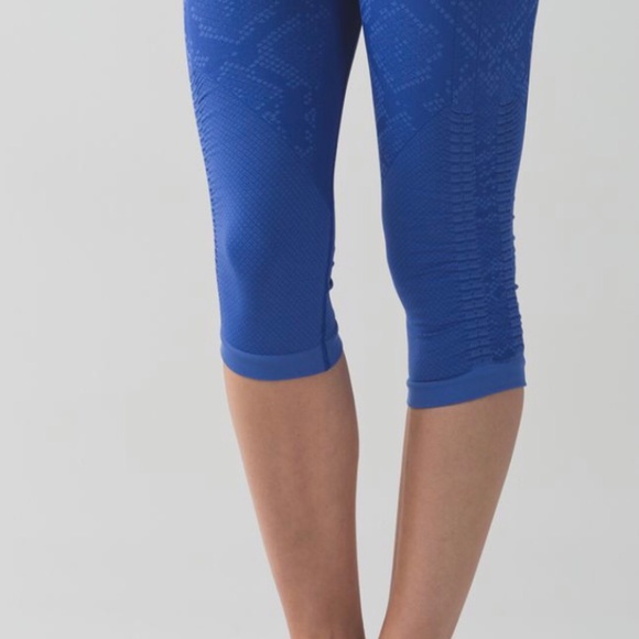 Lululemon In The Flow Crops - Picture 5 of 12